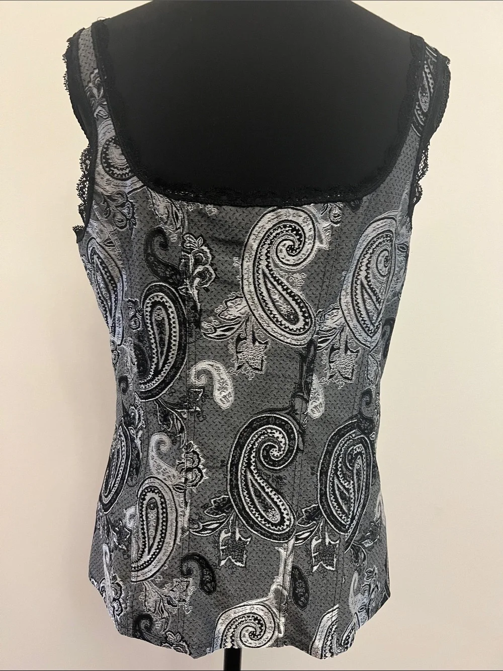 White House Black Market Black and Gray Paisley Tank Top - Picture 7 of 10